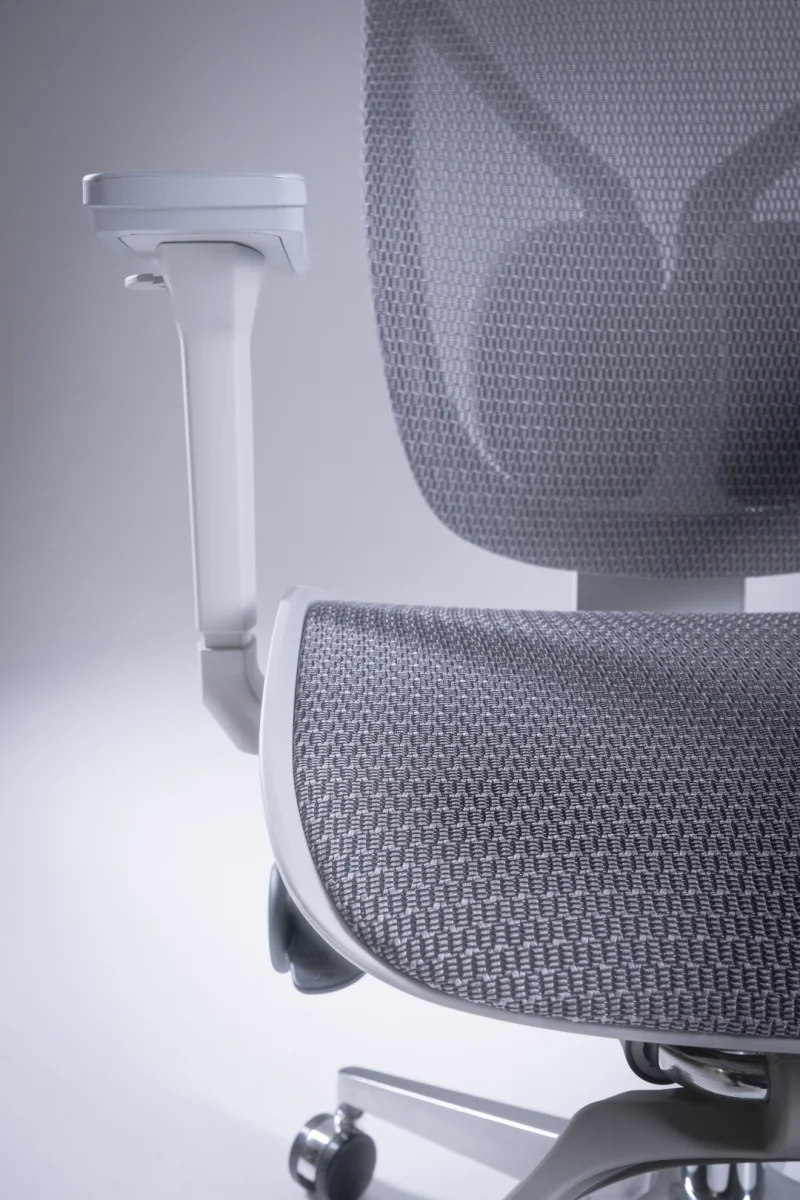 Офисное кресло  с подставкой для ног Арт Строй Мебель 09-1x Grey 9